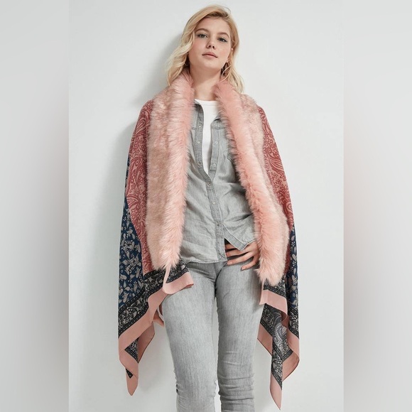 Scarfs - Picture 2 of 3